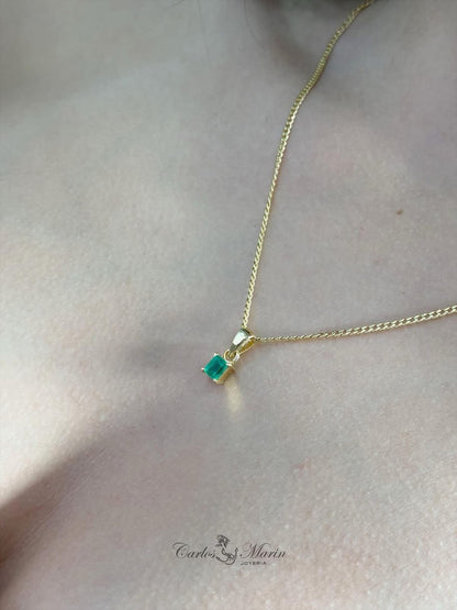 Dije Esmeralda oro 18k