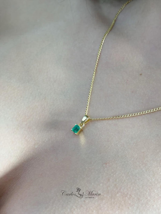 Dije Esmeralda oro 18k