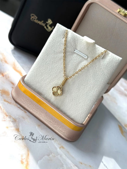 Dije Trébol negro oro 18k