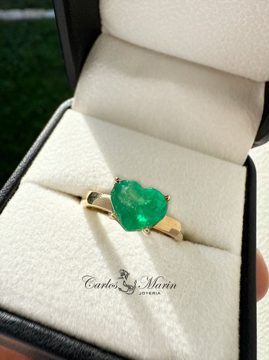 Anillo de oro 18k con Esmeralda corazón